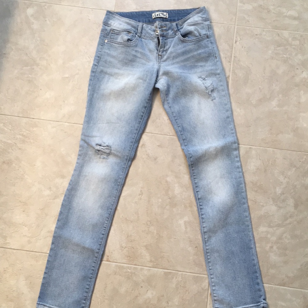 L.E.I. Distressed Skinny Jean, Re-Posh